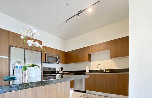 Channel District Apartment | Gorgeous Top Floor with Courtyard Views in Channelside