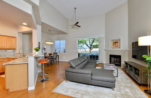 Carmel Pointe House | Gorgeous Townhome in the Heart of Oro Valley - 2 BD, 2 BA