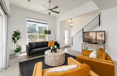 Old Town North House | Gorgeous Townhome Steps from the Brewery District!