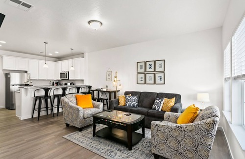 Boise House | Gorgeous & Trendy Townhome | Near The Village (89)