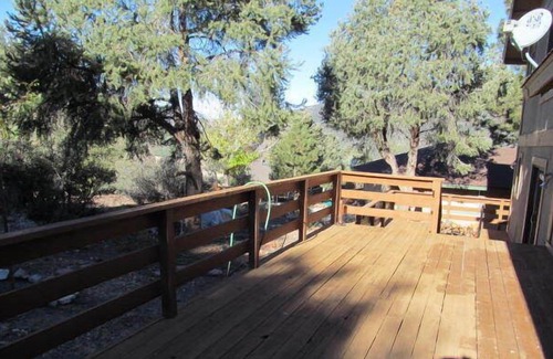 Pine Mountain Club House | Gorgeous tri-level at 6000 feet, sleeps 6, 3 bedroom, 2-1/2 bath, huge decks.