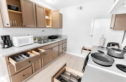Las Vegas House | Gorgeous Two Bedroom Sleeps 6! Close to Strip!
