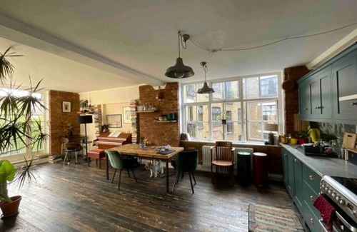 Dalston Apartment | Gorgeous two bedrooms factory conversion flat in Hackney, London zone 2