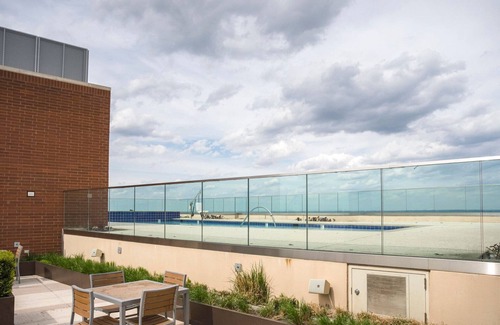 McLean Apartment | Gorgeous Tysons Corner 2BR w/Pool & Fire Pit, nr Mall, by Blueground