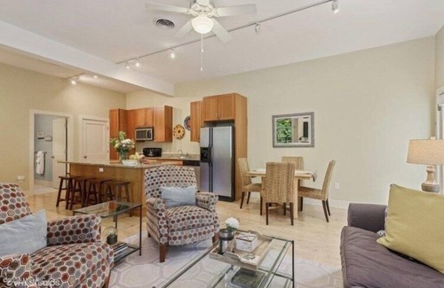 Union Pier Condo | Gorgeous Union Pier Condo With Association Pool! Close To Beach and Downtown!
