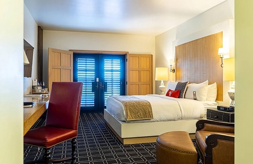 San Jose Hotel | Gorgeous Unit! Within Walking Distance of Winchester Mystery House! Pool, Spa