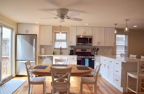 Narragansett Pier House | Gorgeous, Updated Beach Cottage in Narragansett Pier