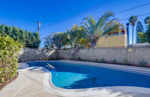 Orange House | Gorgeous Upgraded 5 Bedroom & 3 Bath Home with pool
