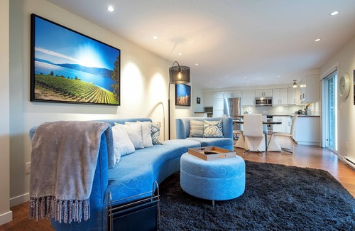 North Glenmore House | Gorgeous, upscale one-bedroom suite in a quiet neighbourhood - dog friendly