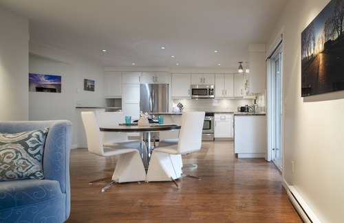 North Glenmore House | Gorgeous, upscale one-bedroom suite in a quiet neighbourhood - dog friendly