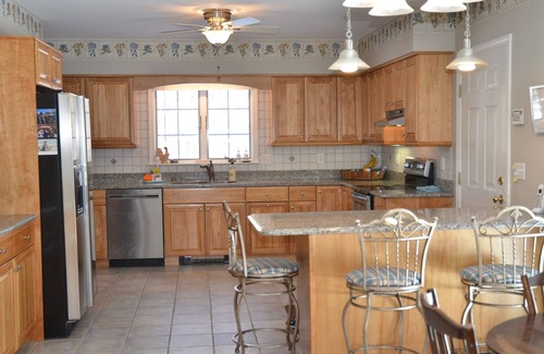 Clarendon House | Gorgeous Vermont Home - Home Gym, Fire Pit, close to hikes/lakes/mountains