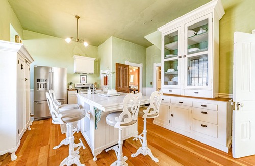 Greenside Park House | Gorgeous Victorian home near shops and dining with porch, washer/dryer & WiFi