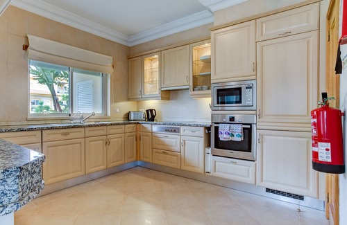Lagos House | GORGEOUS VILLA AND BEAUTIFUL SHARED POOL on Boavista Golf and Spa Resort