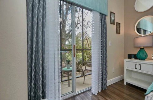 Hillcrest Estates Condo | Gorgeous! 'Villa Lucaya' Updated 3 /2 NEAR DISNEY! No Resort Fees!