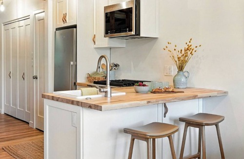 Lower Arapahoe Apartment | Gorgeous Vintage Studio Apt - Ideal Basecamp for Exploring Boulder - 30+ days