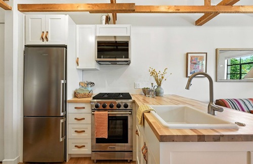 Lower Arapahoe Apartment | Gorgeous Vintage Studio Apt - Ideal Basecamp for Exploring Boulder - 30+ days