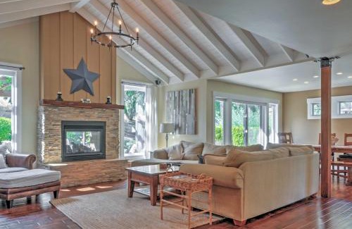 Wapato Point House | Gorgeous Wapato Point Lakehouse with Private Hot Tub