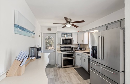 Lanoka Harbor House | Gorgeous Waterfront 3-bedroom house in charming Berkeley Township