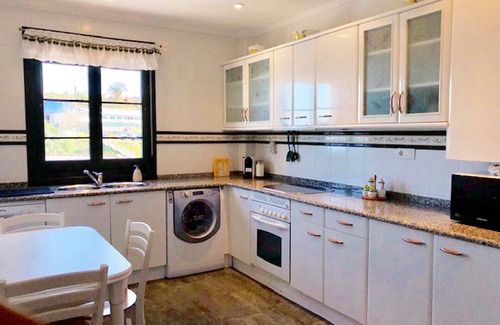 Figueras (Castropol) House | Gorgeous Waterfront Townhouse