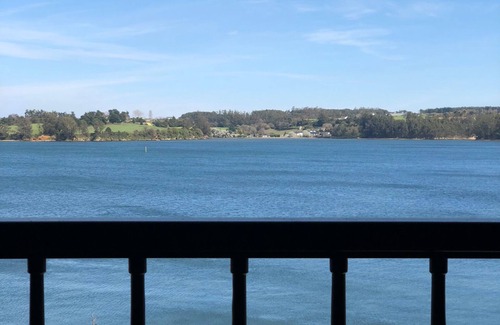 Figueras (Castropol) House | Gorgeous Waterfront Townhouse