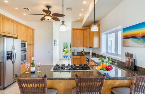 Venetian Road Settlement Villa | Gorgeous Waterfront Villa w/HUGE Outdoor Patio & Concierge Services!