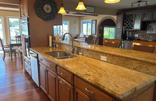 Ortley Beach House | Gorgeous waterfront 5-bedroom lagoon getaway, 7 minutes from Seaside beaches!