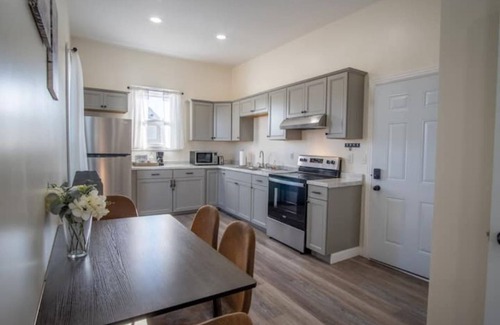 Waverly Apartment | Gorgeous Waverly Walk-up