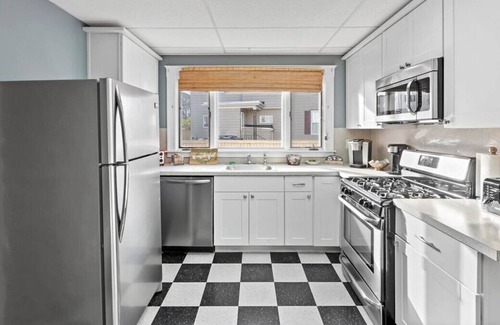 Winthrop Apartment | Gorgeous Winthrop by The Sea 2 Bed Apartment