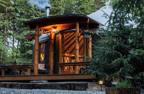 Kila House | Gorgeous Yurt in Mountains Near Glacier National Park