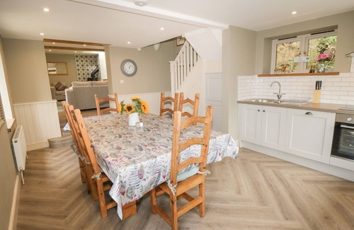 Scawton Cottage | GORMIRE COTTAGE, luxury holiday cottage, with open fire in Thirsk