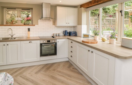 Scawton Cottage | GORMIRE COTTAGE, luxury holiday cottage, with open fire in Thirsk