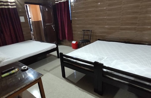 Didihat Hotel | Goroomgo Kaushalya Residency Uttarakhand