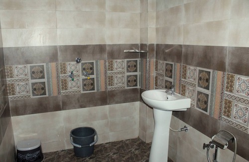 Bareilly Hotel | Goroomgo Krishna Residency Bareilly
