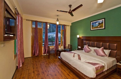 Majkhali Hotel | Goroomgo Tribhuwan Ranikhet