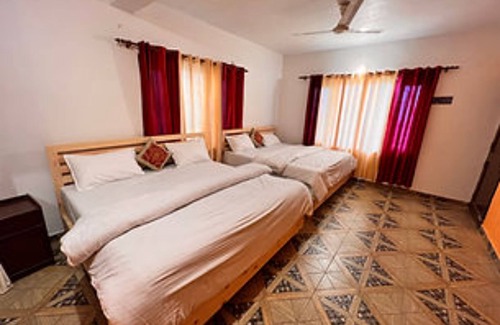 Bir Hotel | Goroomgo Uday Homestay Himachal Pradesh
