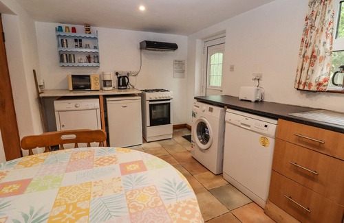 Tahilla Cottage | GORTAGOWN COTTAGE, family friendly in Sneem, County Kerry