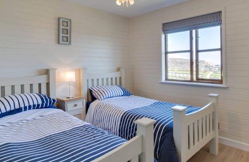 Mynytho Ski Chalet | Gorwel in the beautiful Pwllheli