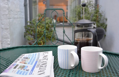 Aldeburgh Cottage | GOSFIELD COTTAGE, ALDEBURGH, pet friendly in Aldeburgh