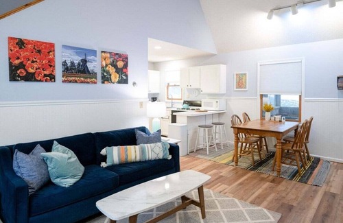 Saugatuck Cottage | Goshorn Lake Resort Cottage #17