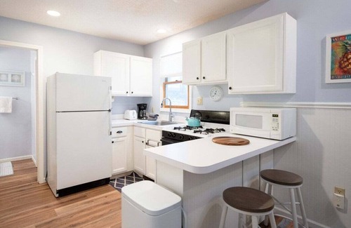 Saugatuck Cottage | Goshorn Lake Resort Cottage #17
