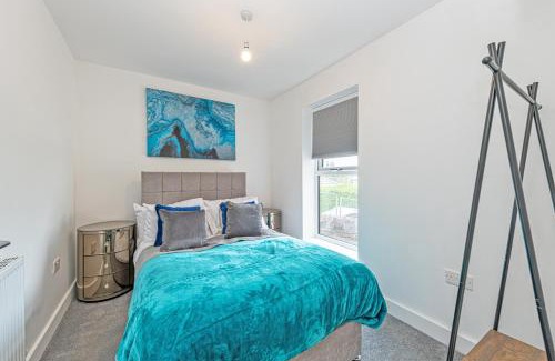 Heswall Apartment | Gospel Heights by Guestz