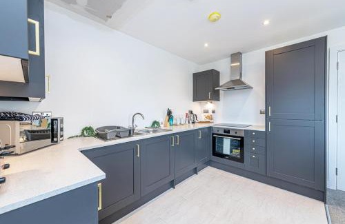 Heswall Apartment | Gospel Heights by Guestz