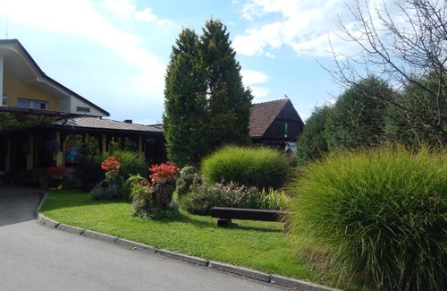 Grosuplje Hotel | Gostišče Lunca