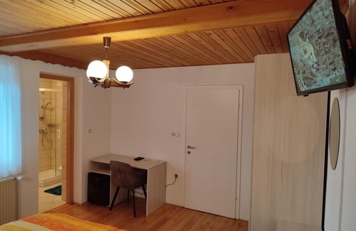 Gorenja vas-Poljane House | Gostilna Pension Blegoš