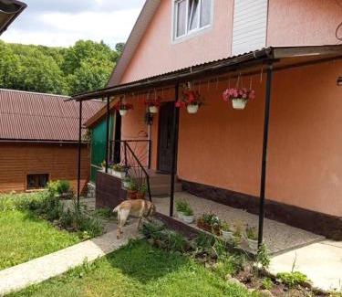 Lazeshchyna House | Gostynnyi Dvir u Marichky