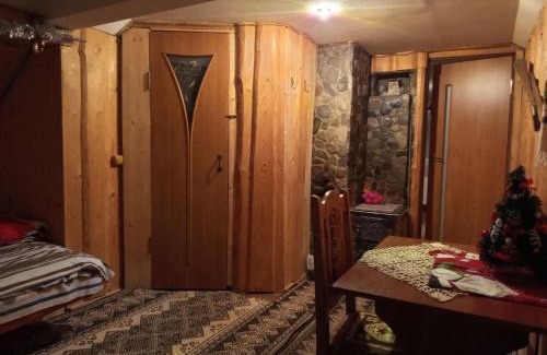 Lazeshchyna House | Gostynnyi Dvir u Marichky