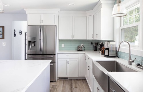 Narragansett House | Gourmet Kitchen, Air Conditioning, Walk to Beach