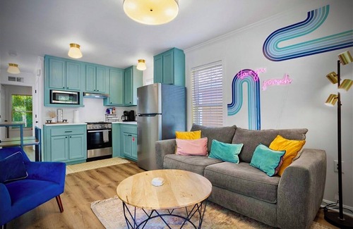 Ocean Springs Cottage | Government St Cottage DT Ocean Springs! Golf cart included!