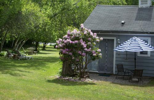 Shaftsbury Hotel | Governor's Rock Motel
