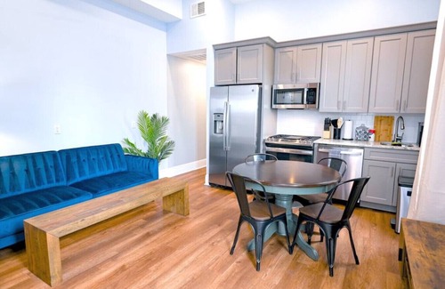 Treme Apartment | Governors Apartment - 2 bedroom - Steps to FQ